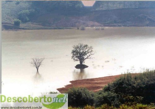 represa CBA estrada Descoberto , Itamarati de Minas.jpg